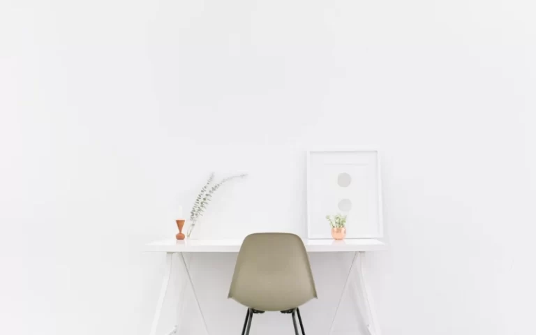 Minimalist Lifestyle: Declutter Your Life And Save Money