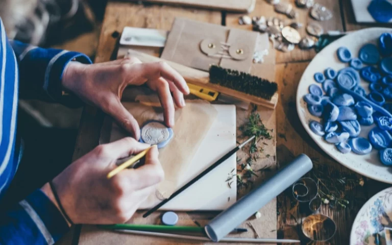 Arts And Crafts That Teenagers Can Do To Earn