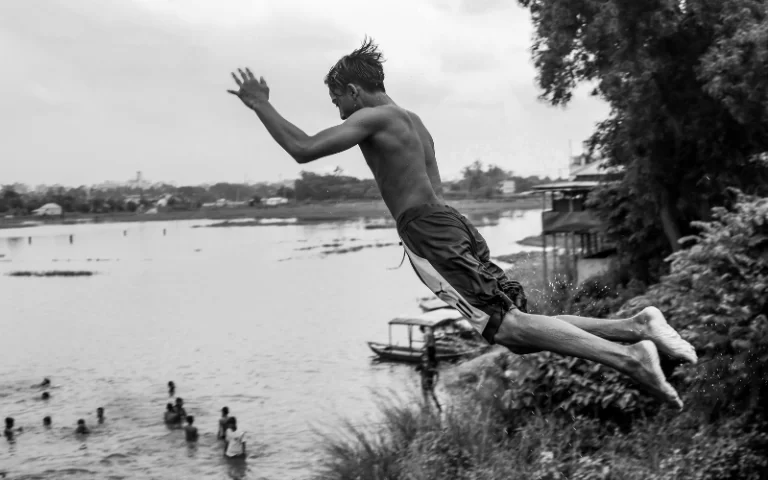 Living Vs. Surviving Life: What's The Difference?